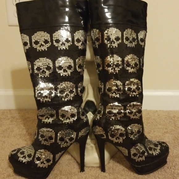SOLD Women's Iron Fist Sequin Skull Boots HTF - Picture 5 of 9